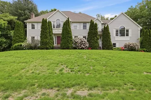 4 Farnham Cir, Andover, MA 01810