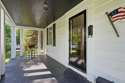 Exterior - 223 Central St, Hingham, MA 02043 photo 4 of 8