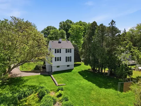 Exterior - 223 Central St, Hingham, MA 02043 photo 5 of 8