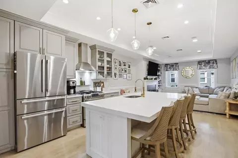 7 Mystic St #1, Boston, MA 02129
