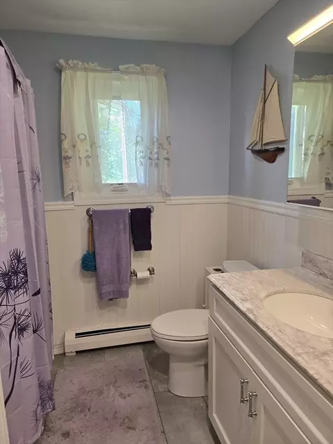 Bath - 68 Prospect St #4 D, Fall River, MA 02720 photo 2 of 4