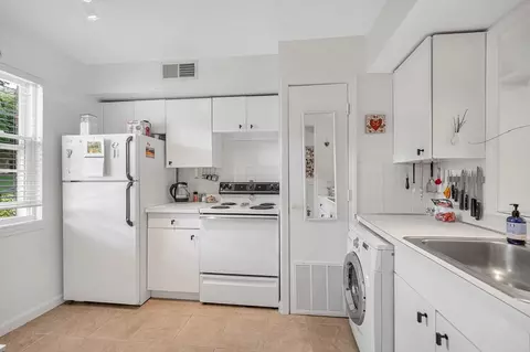 1207 Windsor Dr #1207, Framingham, MA 01701 photo 4