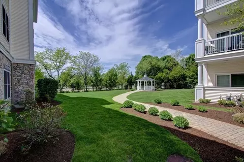 1104 Davenport Ave #1104, Canton, MA 02021