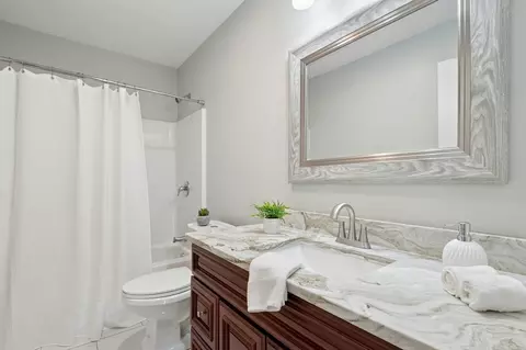 Bath - 129 Derby St, Worcester, MA 01604 photo 1 of 3