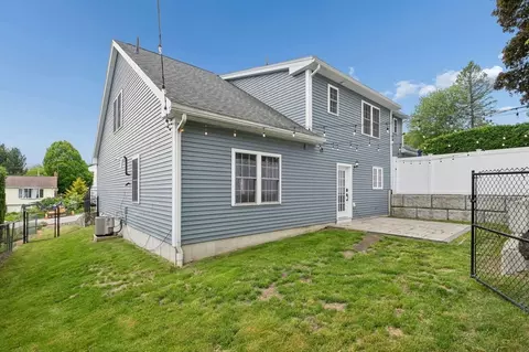Exterior - 129 Derby St, Worcester, MA 01604 photo 6 of 9