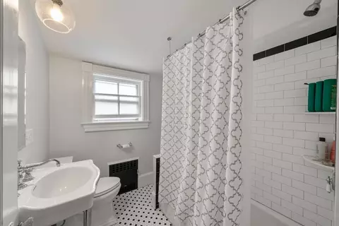 Bath - 22 Eustis Ave, Wakefield, MA 01880 photo 1 of 2