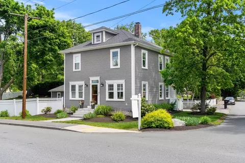 77 Corbett St, Andover, MA 01810