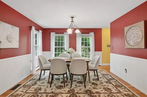 Dining - 74 High St, Upton, MA 01568 photo 1 of 4