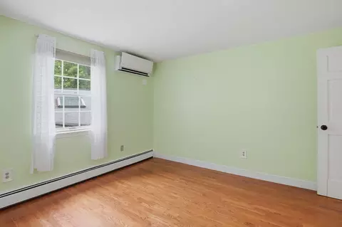 Bedroom - 74 High St, Upton, MA 01568 photo 5 of 9