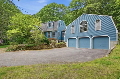 Exterior - 74 High St, Upton, MA 01568 photo 2 of 10