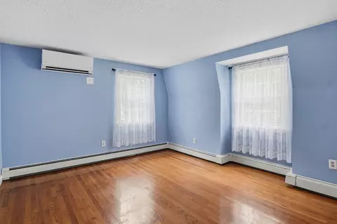 Bedroom - 74 High St, Upton, MA 01568 photo 7 of 9
