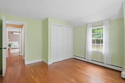 Bedroom - 74 High St, Upton, MA 01568 photo 6 of 9