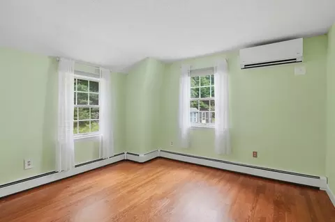 Bedroom - 74 High St, Upton, MA 01568 photo 4 of 9