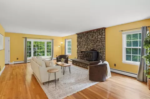 Living - 74 High St, Upton, MA 01568 photo 1 of 5