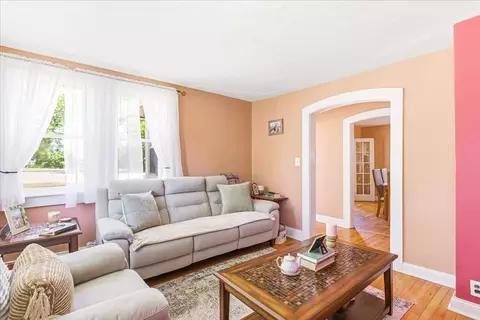 Living - 49 51 Main Ave, Wareham, MA 02538 photo 2 of 3