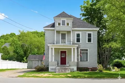 36 Oxford Ave, Haverhill, MA 01835