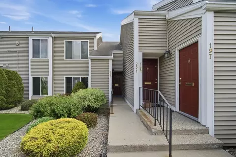 201 Nassau Dr #201, Springfield, MA 01129