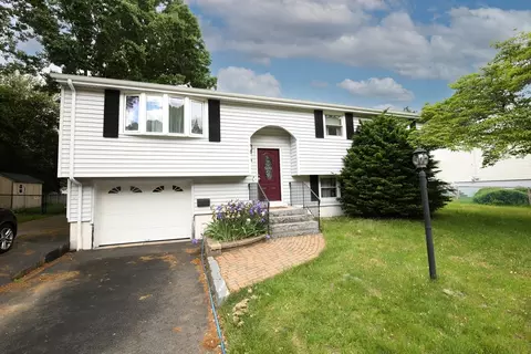 18 Hollis St, Randolph, MA 02368