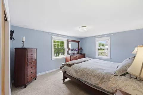 Bedroom - 271 Wildermere St, Chicopee, MA 01020 photo 1 of 6