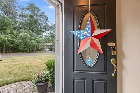 Entry Way - 49 Edgewater Way, Wareham, MA 02571 photo 1 of 2