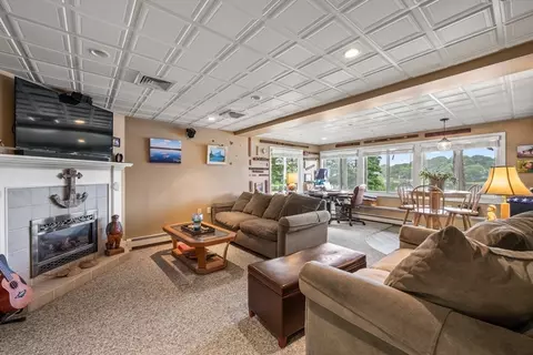 Living - 49 Edgewater Way, Wareham, MA 02571 photo 3 of 5