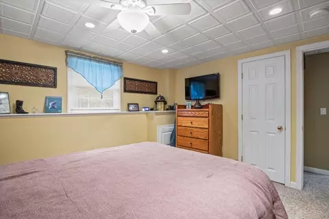 Bedroom - 49 Edgewater Way, Wareham, MA 02571 photo 3 of 3