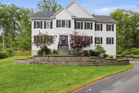 4 Murray Hill Cir, Wilmington, MA 01887