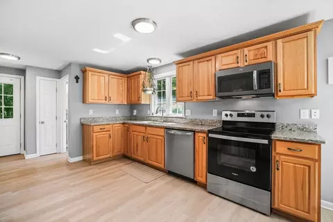137 Lake Ave, Wareham, MA 02538 photo 11