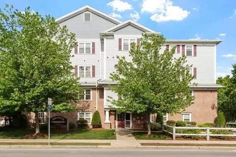 185 Essex St #1A, Melrose, MA 02176