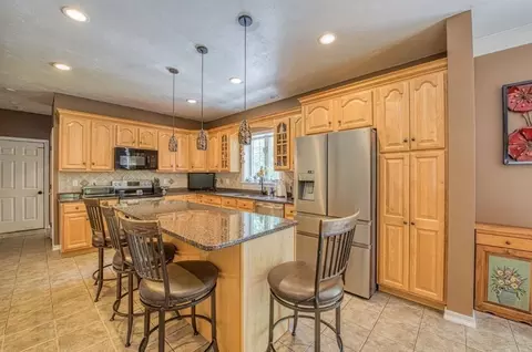 Kitchen - 6 Mohawk Rd, Raynham, MA 02767 photo 3 of 3
