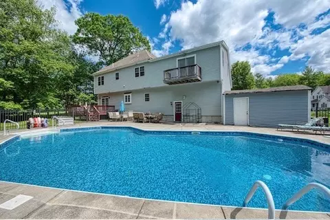 Exterior - 6 Mohawk Rd, Raynham, MA 02767 photo 7 of 7