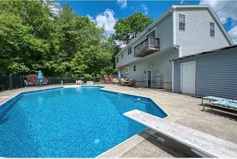 Exterior - 6 Mohawk Rd, Raynham, MA 02767 photo 6 of 7