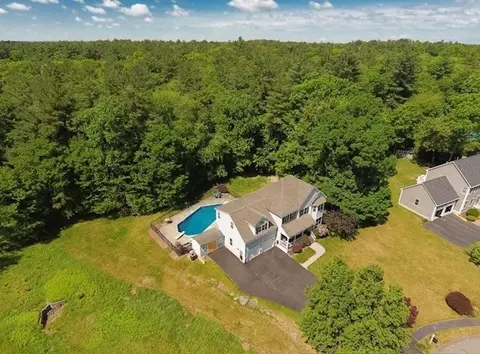 View/Area - 6 Mohawk Rd, Raynham, MA 02767 photo 2 of 3