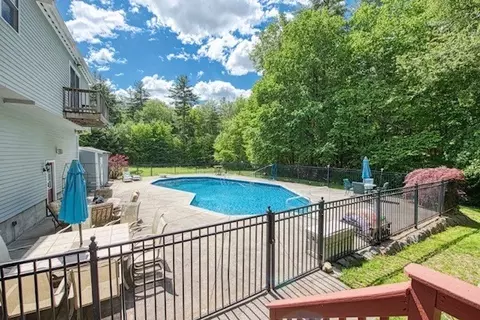Exterior - 6 Mohawk Rd, Raynham, MA 02767 photo 5 of 7