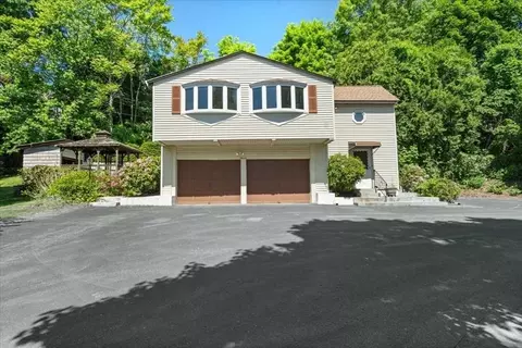 11 Pocono Rd, Worcester, MA 01605