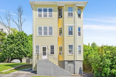 9 Caprera Rd, Worcester, MA 01604