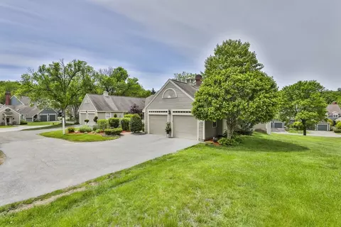 12 Wright Farm Rd #12, Atkinson, NH 03811