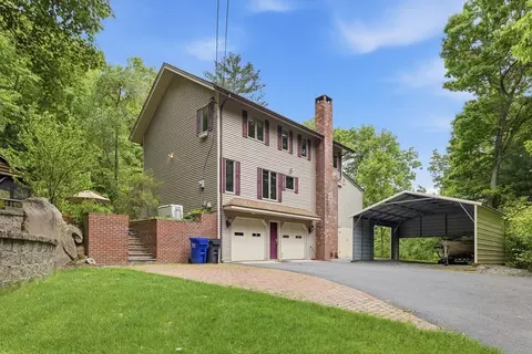 55 Shaw St, Belchertown, MA 01007