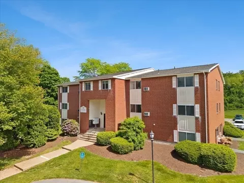6 Dailey St #C, Attleboro, MA 02703