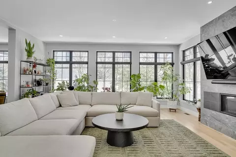 32 Lantern Ln, Wellesley, MA 02481