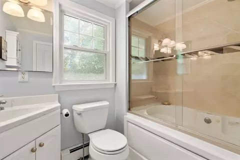 Bath - 3 Berkeley Rd, Wellesley, MA 02482 photo 2 of 3