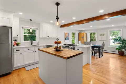 Kitchen - 3 Berkeley Rd, Wellesley, MA 02482 photo 2 of 4