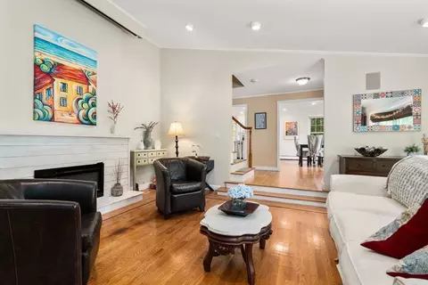 Living - 3 Berkeley Rd, Wellesley, MA 02482 photo 2 of 6