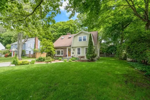 Exterior - 3 Berkeley Rd, Wellesley, MA 02482 photo 2 of 6