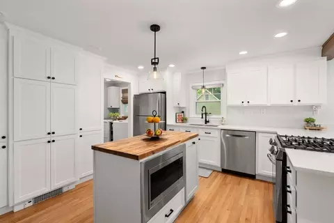 Kitchen - 3 Berkeley Rd, Wellesley, MA 02482 photo 3 of 4