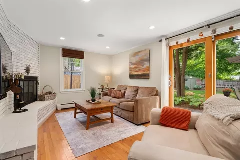 Living - 3 Berkeley Rd, Wellesley, MA 02482 photo 5 of 6