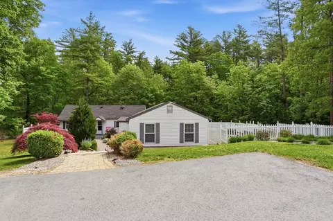 11 Mt Paul Rd, Tyngsborough, MA 01879