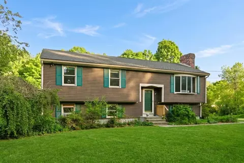 31 Myricks St, Lakeville, MA 02347