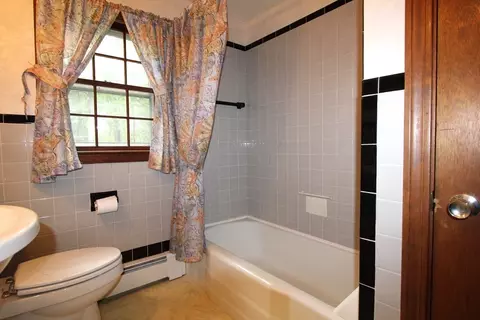 Bath - 82 Pine Valley Dr, Dracut, MA 01826 photo 1 of 5