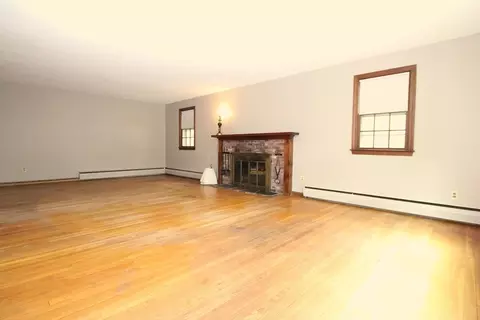 Living - 82 Pine Valley Dr, Dracut, MA 01826 photo 4 of 10